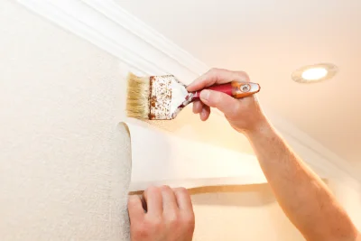 Pose de papier peint à Voiteur — revêtements muraux et toiles de verre
